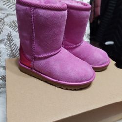 UGG SIZE 9C BABY