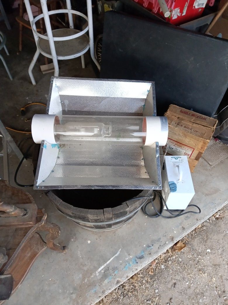 Hydro Farm Grow Light