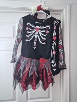 costume