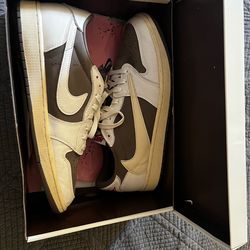 Jordan 1 Travis Scott low