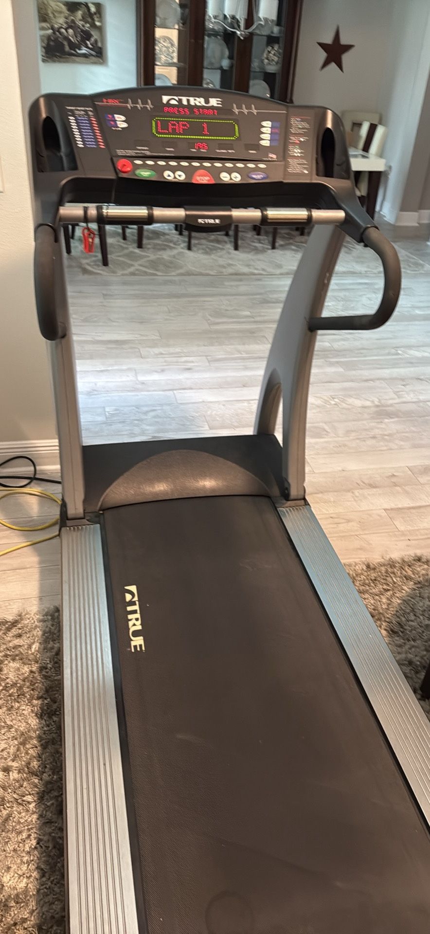 True Fitness 850 ZTX Treadmill – Commercial Grade – Excellent Condition!