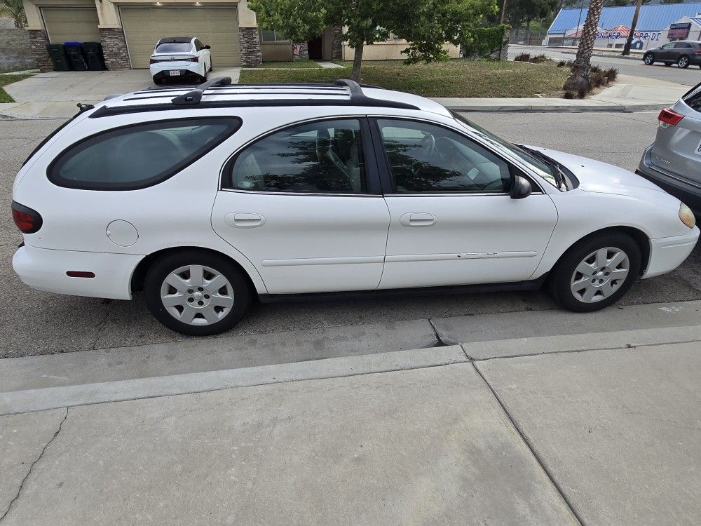 2005 Ford Taurus
