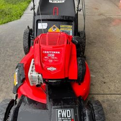 TROY-BILT GAS 22"IN SELF PROPELLED LANW MOWER LIKE NEW 