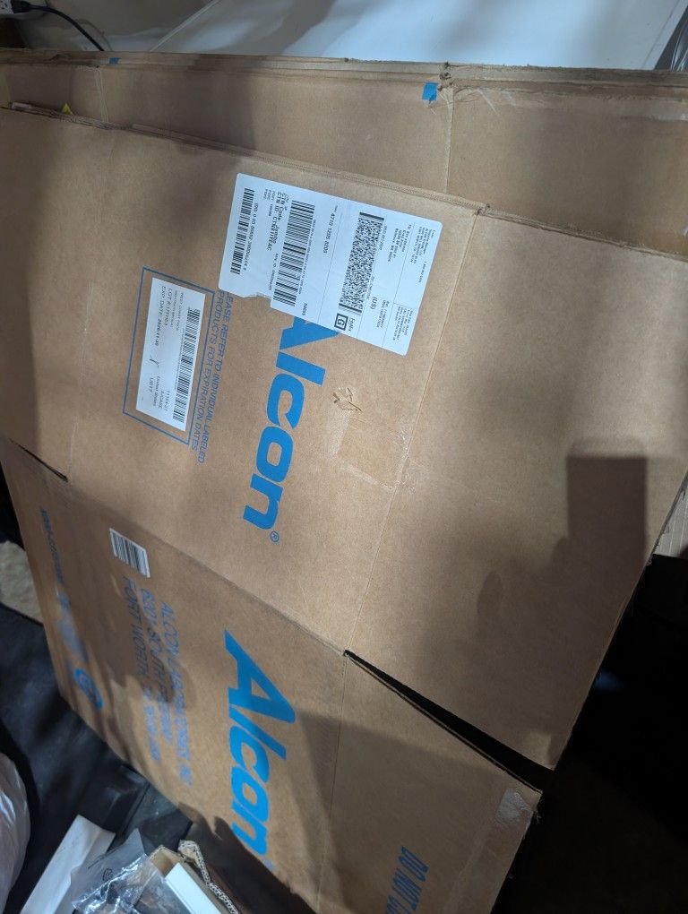 FREE - Moving boxes (6)