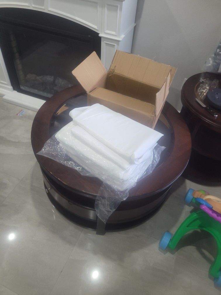 10 pack round table cloths 
