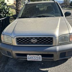 99 Nissan pathfinder gold. 2 wheel drive