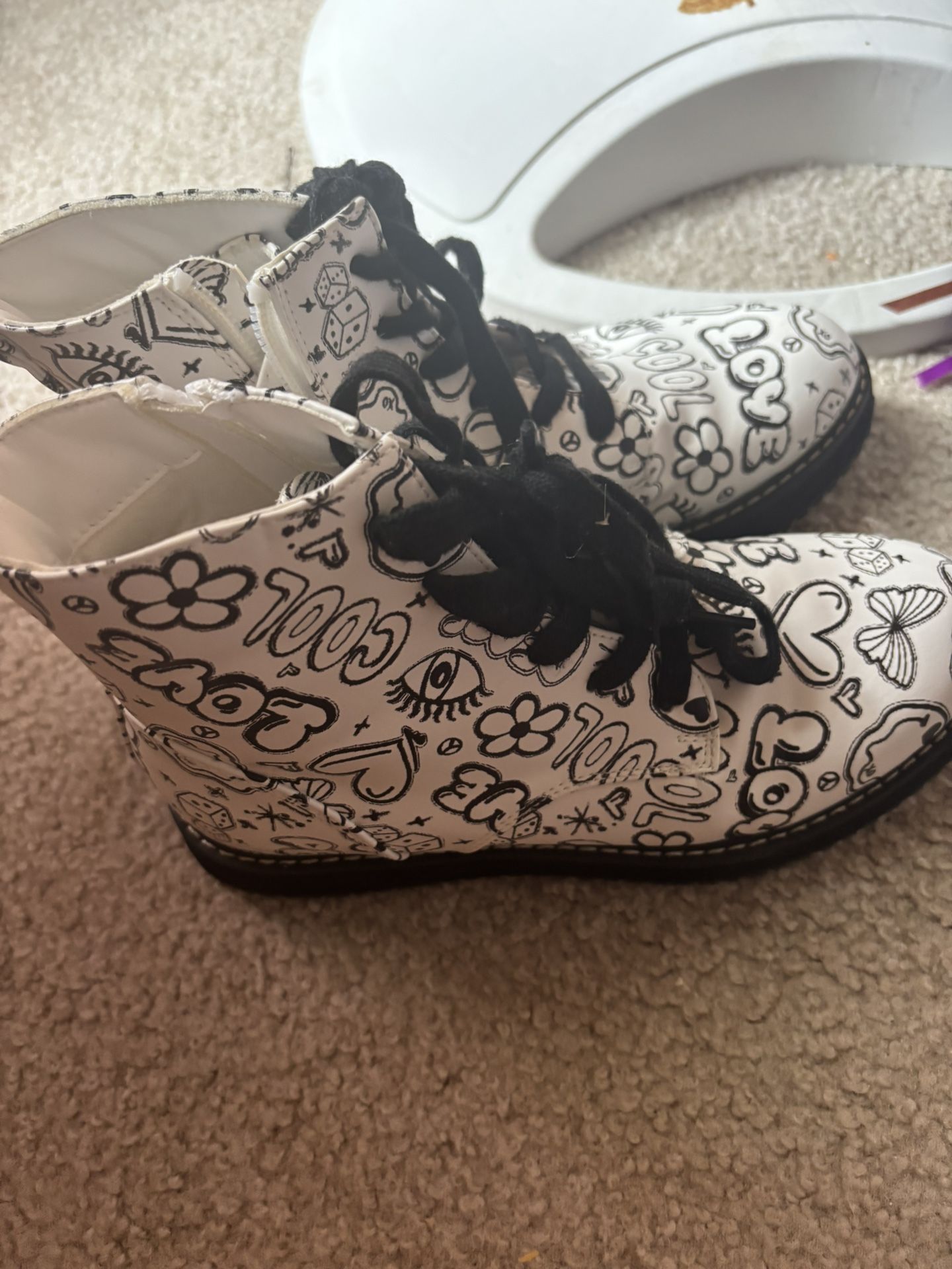 Kids Boots Size 4