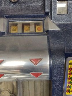 Vintage MILLS QT Slot Machine