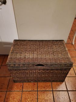 Wicker Trunk With Large Storage
