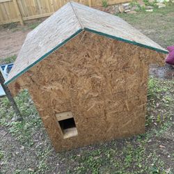Wooden Dog House 