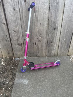 Girls pink razor scooter