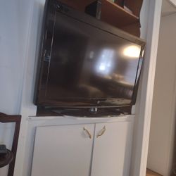 TV With Remote 40 Inch For Sale