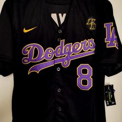 Kobe Bryant Dodgers Jersey Size XL 