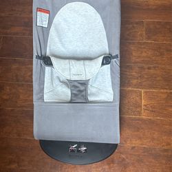 Baby bjorn bouncer