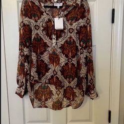 NWT patterned Dillards Blouse 