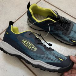 New KEEN WANDURO SPEED HIKING SHOE Youth Size 7, Can Use As Adult