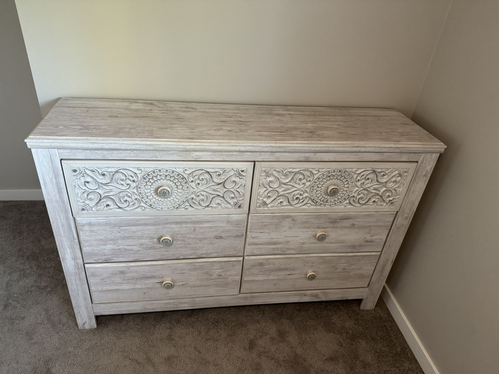Nightstand & Dresser W/Mirror
