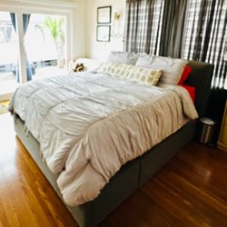 Queen Size Bed W: Drawers