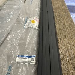 Right Upper Bed Molding (OEM for 15-20 Ford F-150)