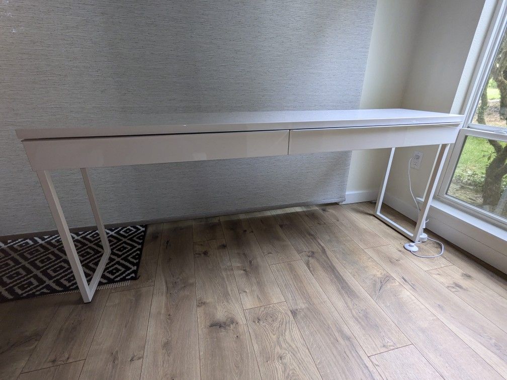 Desk: IKEA BESTÃ… Burs Desk