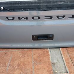 TACOMA TAIL GATE