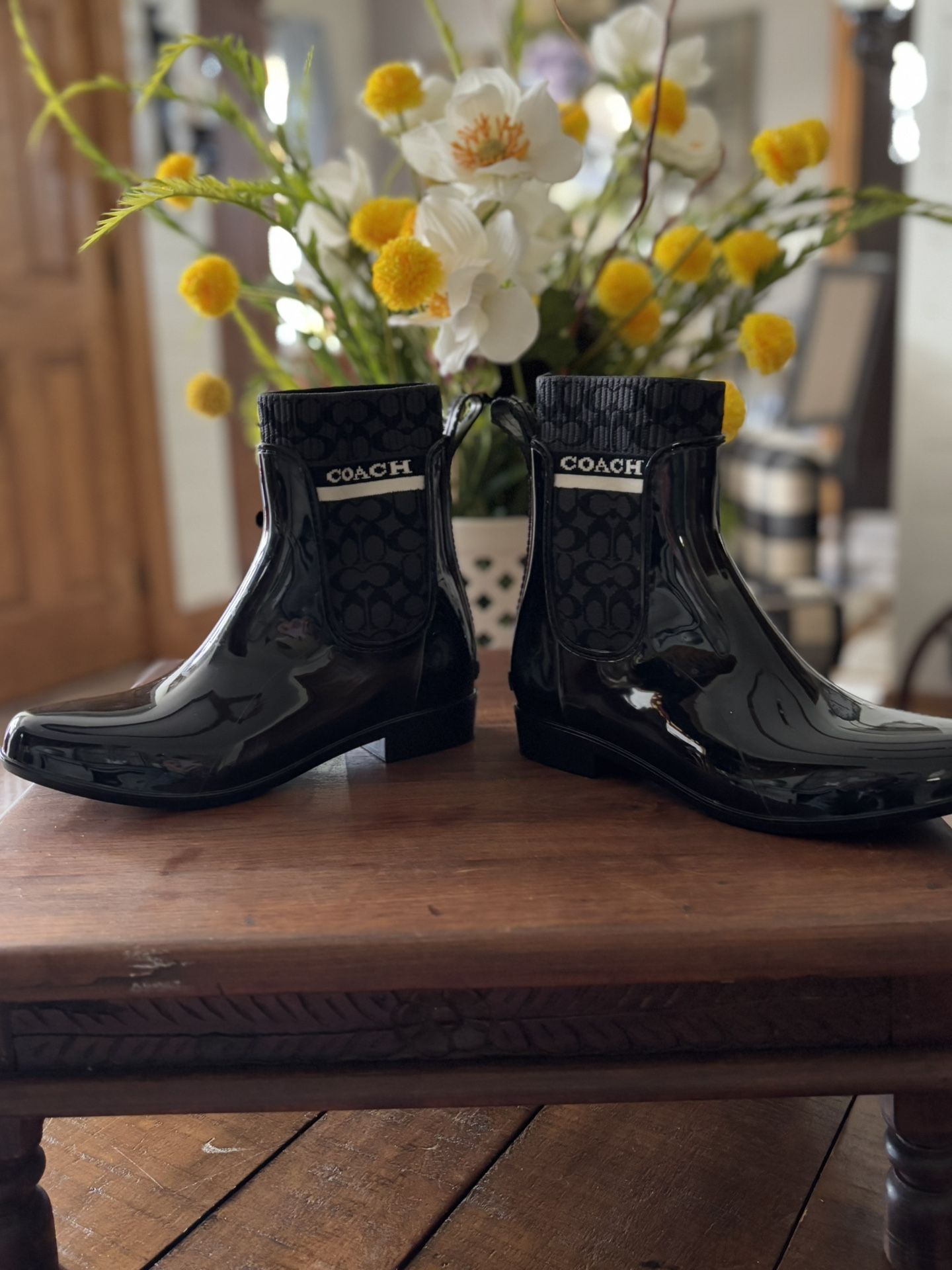 Women’s Coach Size 7.5 Rain Boots .