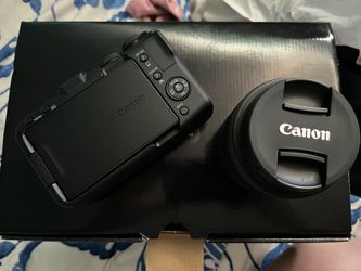 Canon R50v
