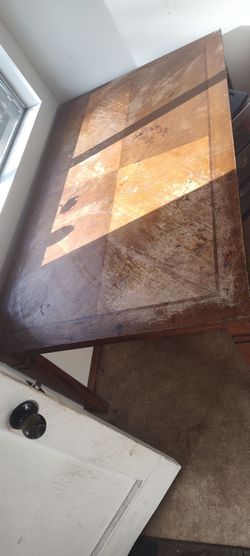 Free kitchen table