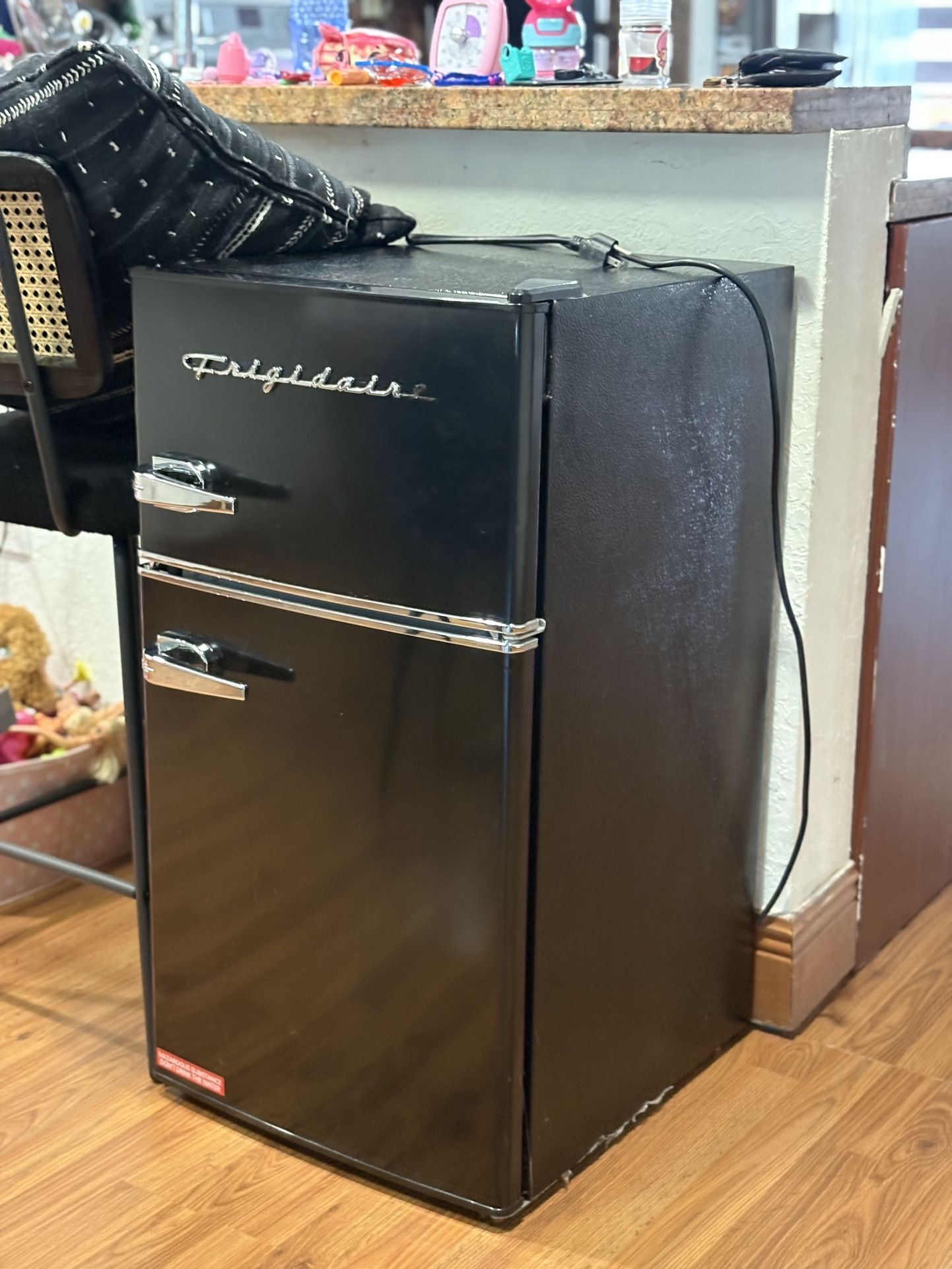 Frigidaire Retro Mini Fridge with Freezer