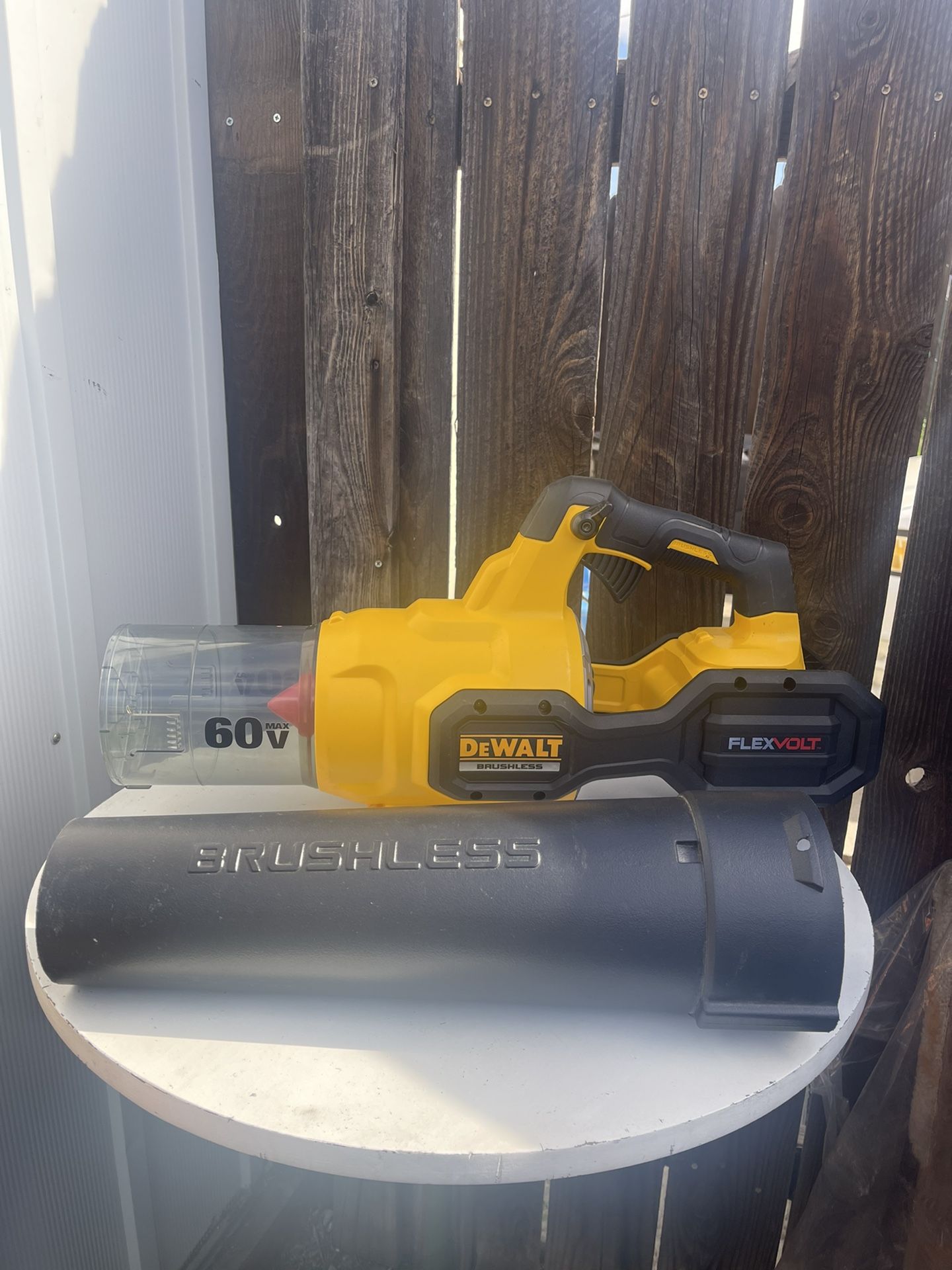 DEWALT 60V MAX 125 MPH 600 CFM Brushless Cordless Battery Powered Handheld Leaf Blower(tool Only)