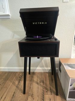 Record Player (VICTORIA)
