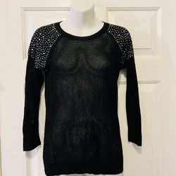 Very beautiful women shirt size (M) only $7