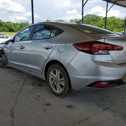 2020 Hyundai elantra for parts engine transmission good