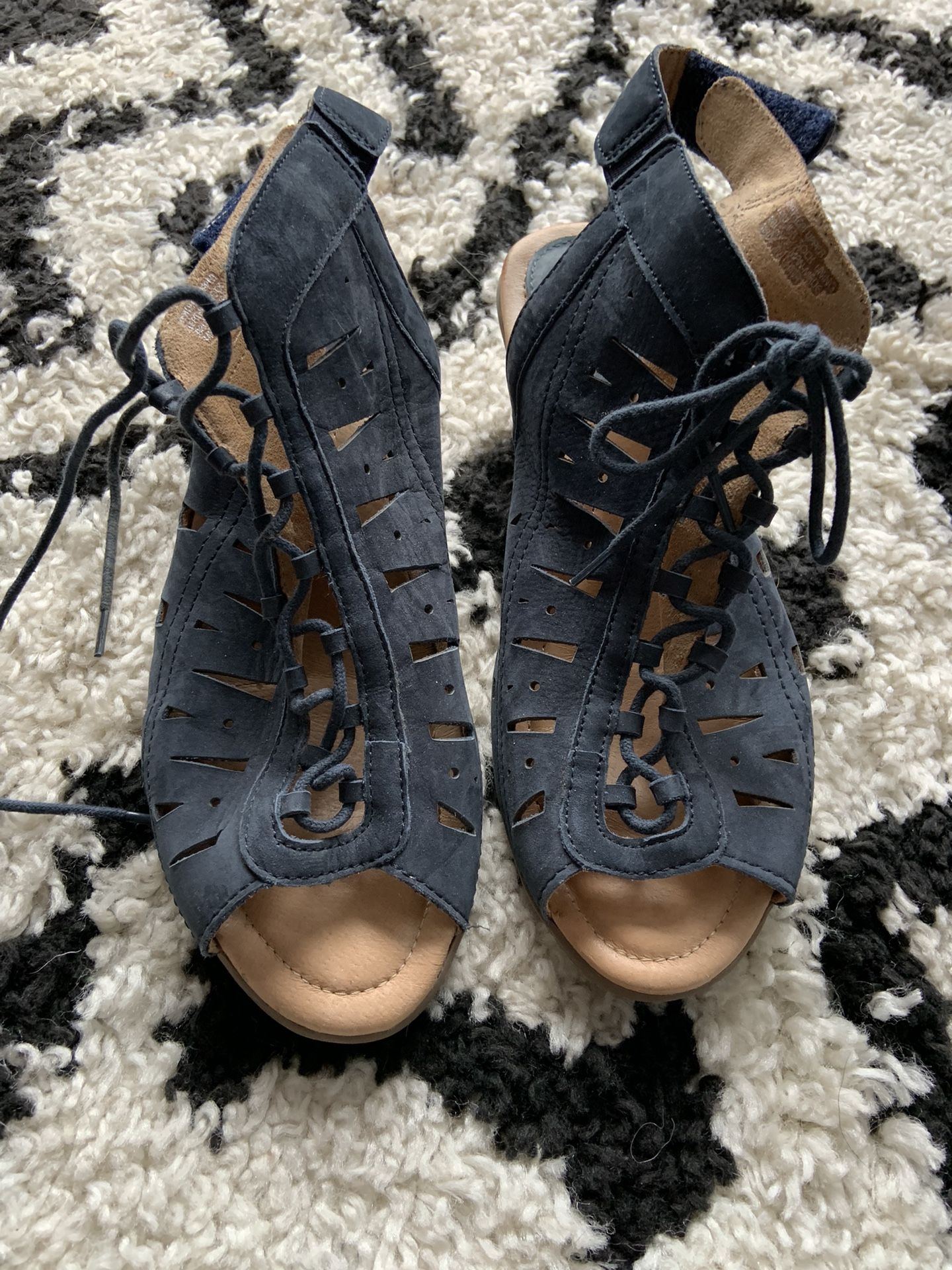 Earth NEW Kristen Lace up, cut out ankle, strap leather sandals, size 9D