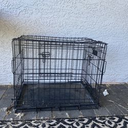 Metal dog crate 