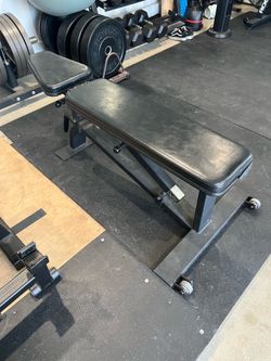 Adjustable bench with wheels