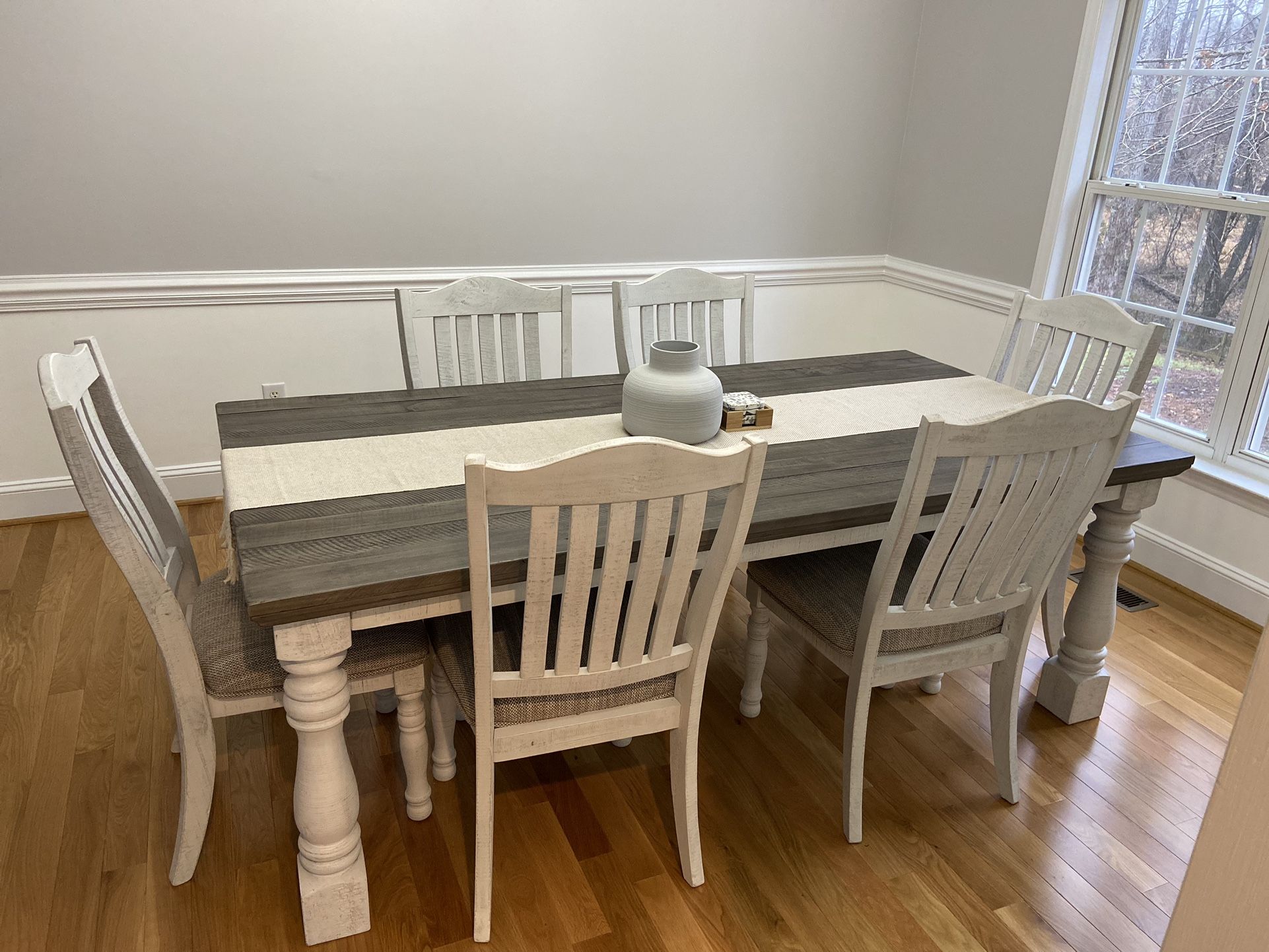  Ashley Furniture Dining Table
