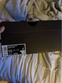 BLACK CAT JORDAN 4