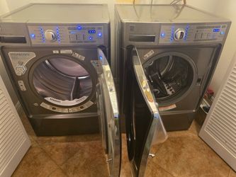 KENMORE Washer and dryer
