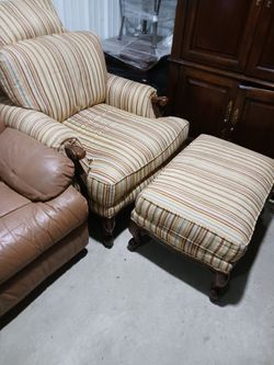 Vintage Comfy Thomasville Chair With Ottoman Striped 