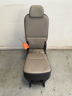 2016-2021 Kia Sedona 2nd Row Middle Center Jump Seat Console Rear Seat Black