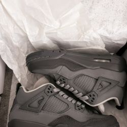 Jordan 4 grey size 5.5