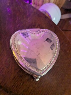 Antique Heart Red Velvet Lined Box