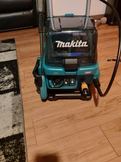 Makita  Pressure washer