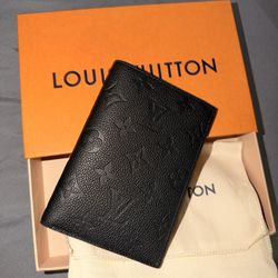 100% Authentic Louis Vuitton PassPort Holder Brand New