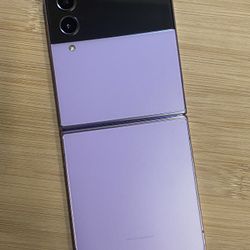 Galaxy Flip 4 Fully Unlocked 