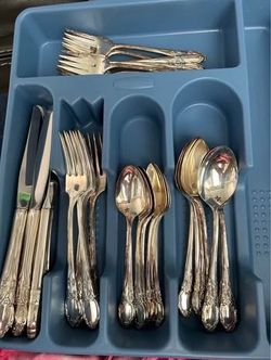 40 piece silverware set
