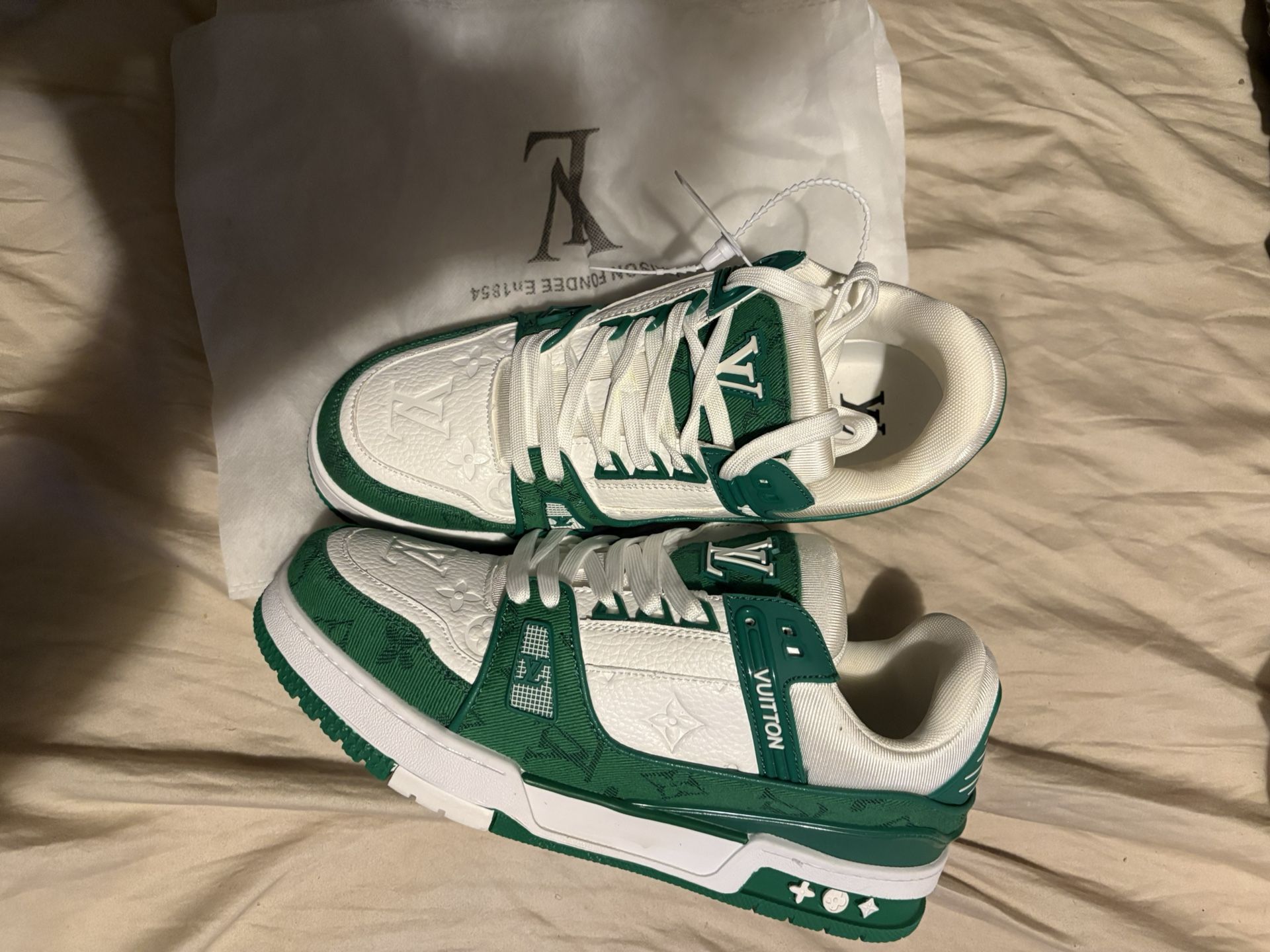 Louis Vuitton Trainer Green White Size 9.5