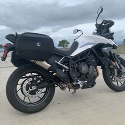 Triumph Tiger 900 GT