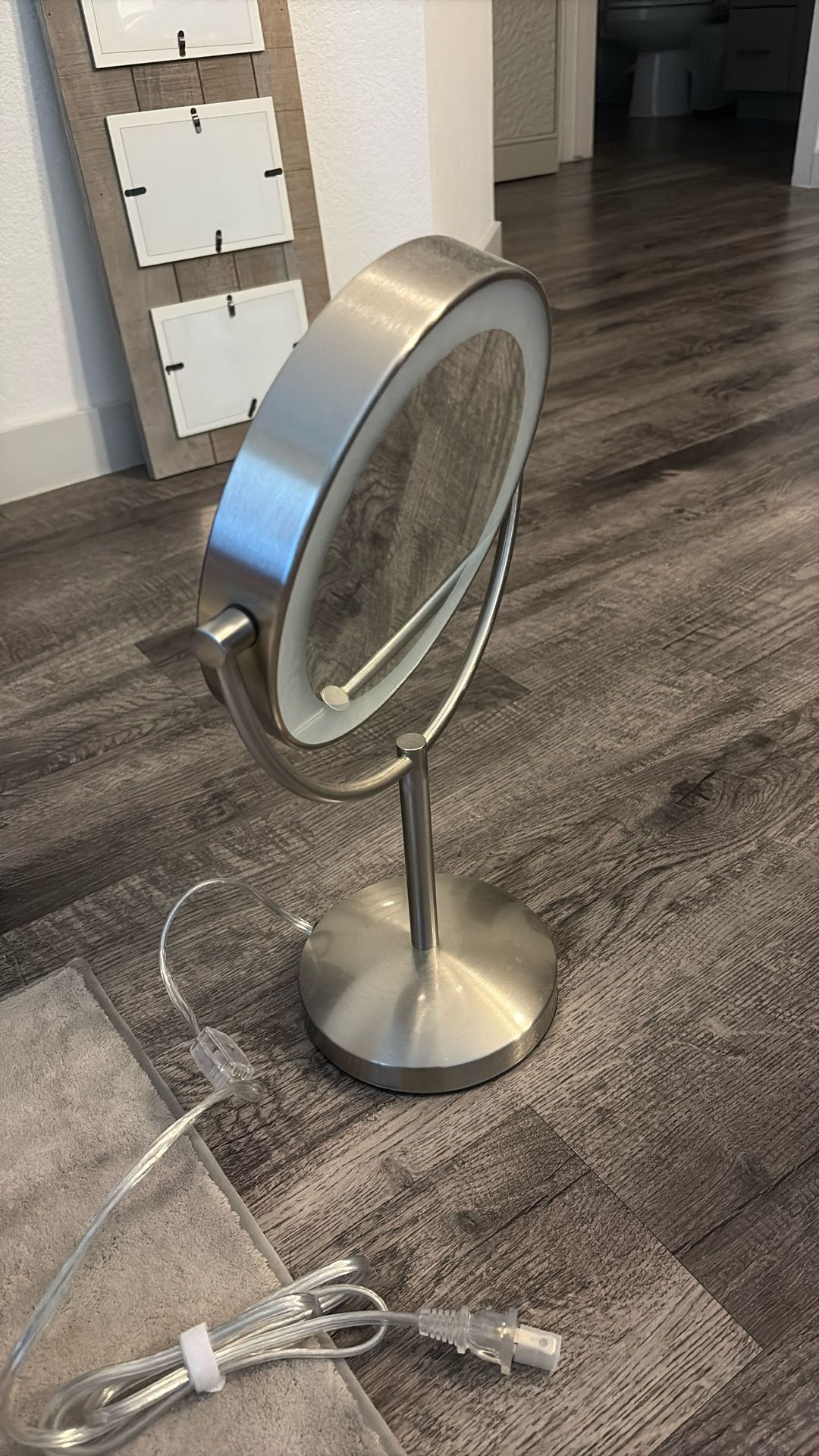 Make Up Mirror & Light